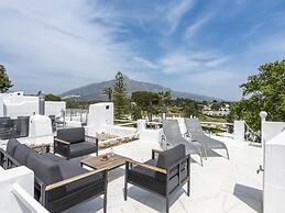 Contemporary new Apartment With 2 Terraces