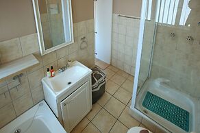 Tasties' Langebaan 8 Sleeper