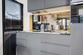 Marais Area - Outdoor Patio - A/C - 2bdr