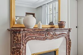 Magnificent Flat - 2br/6p - Champs Elysees