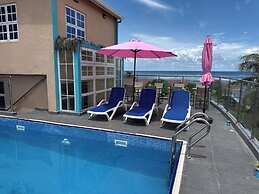 Breeze Haven Surf Retreat