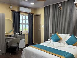 Breeze Haven Surf Retreat