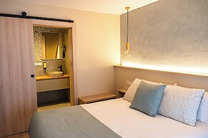 Qazris Suites