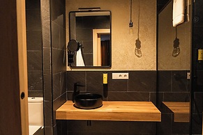 Qazris Suites