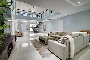Luxury Oceanfront Villa Fully Staffed