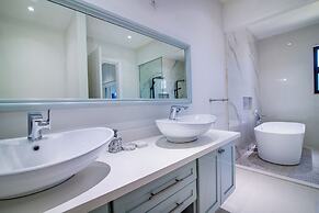 Luxury Oceanfront Villa Fully Staffed