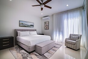 Luxury Oceanfront Villa Fully Staffed