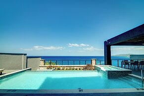 Luxury Oceanfront Villa Fully Staffed