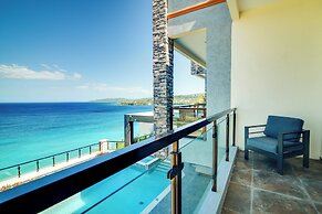 Luxury Oceanfront Villa Fully Staffed