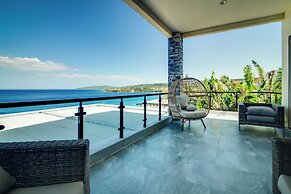 Luxury Oceanfront Villa Fully Staffed