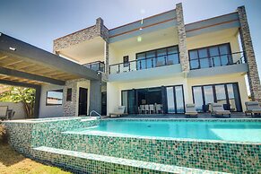 Luxury Oceanfront Villa Fully Staffed
