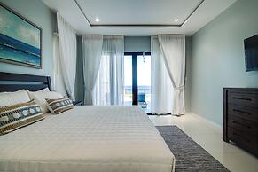 Luxury Oceanfront Villa Fully Staffed