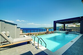 Luxury Oceanfront Villa Fully Staffed