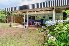 Blue Morpho Lodge