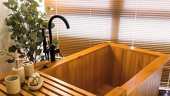 KIP Core Soho Suite by Five Senses