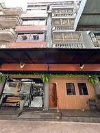Pratunam Family House 2