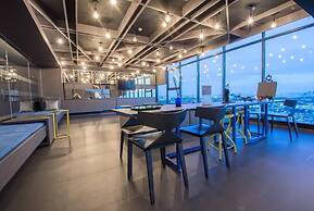 Great Location With Infinity Pool -central Pattaya
