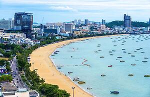 Central Pattaya - Infinity Pool Condo Pattaya View