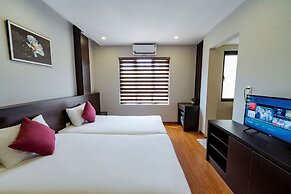 Ivy Hotel - Halong
