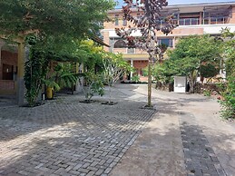 Gondang Sivali Hotel