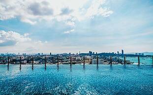 Central Pattaya Condo High Floor With A View