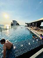 Central Pattaya Condo High Floor With A View