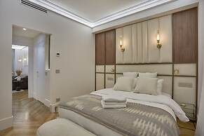 Superb AC Apartment Roosevelt Saint Honore