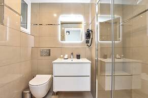 Authentic Apartment - 2br/8p - Near Opera Garnier