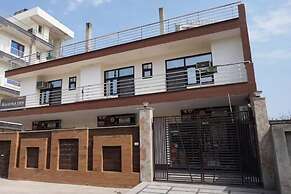 Hotel maayra inn