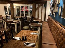 The Royal Oak Hotel