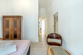 Estrela House II by Homing