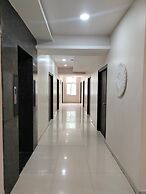 Yellow Sapphire Hotel Hitech City