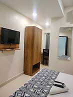 Yellow Sapphire Hotel Hitech City