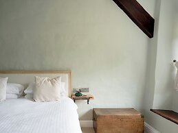 Holwell Farmhouse