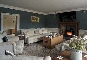 Holwell Farmhouse