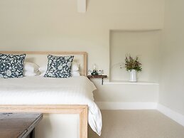Holwell Farmhouse