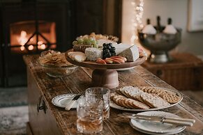 Holwell Farmhouse