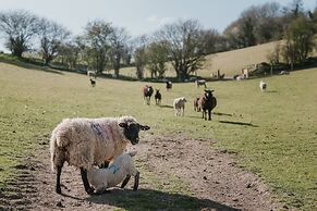 Holwell Farmhouse