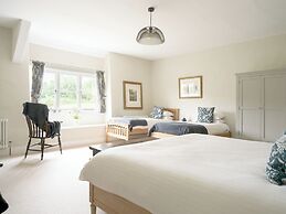 Holwell Farmhouse