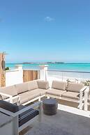 Two Bedroom Cable Beach Condo With Patio