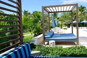 Two Bedroom Cable Beach Condo With Patio