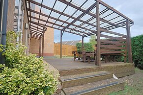 Manchester 3-beds, Sleeps 6 With On-site Parking
