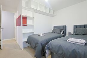 Manchester 3-beds, Sleeps 6 With On-site Parking