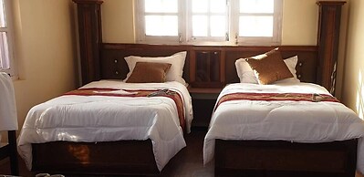 London House Resort