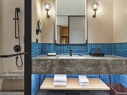 Four Points by Sheraton Guiyang Shilihetan