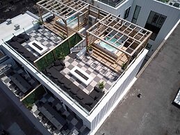 CLUBHAUS Hotel