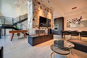 CLUBHAUS Hotel