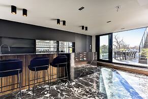 CLUBHAUS Hotel