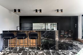 CLUBHAUS Hotel