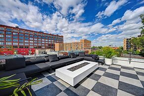 CLUBHAUS Hotel